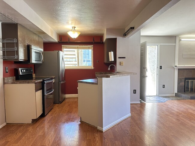 Building Photo - 40 S Boulder Cir