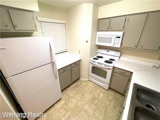 Building Photo - 2 br, 2 bath House - 2036 Mesquite Ln 303