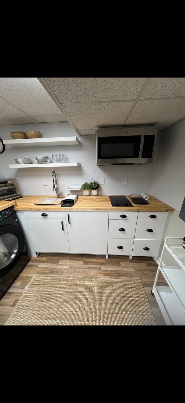 Building Photo - 26 N Vernon St