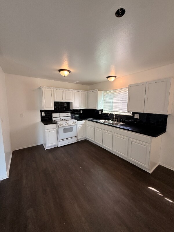 Foto del edificio - 7251 Studebaker Ave
