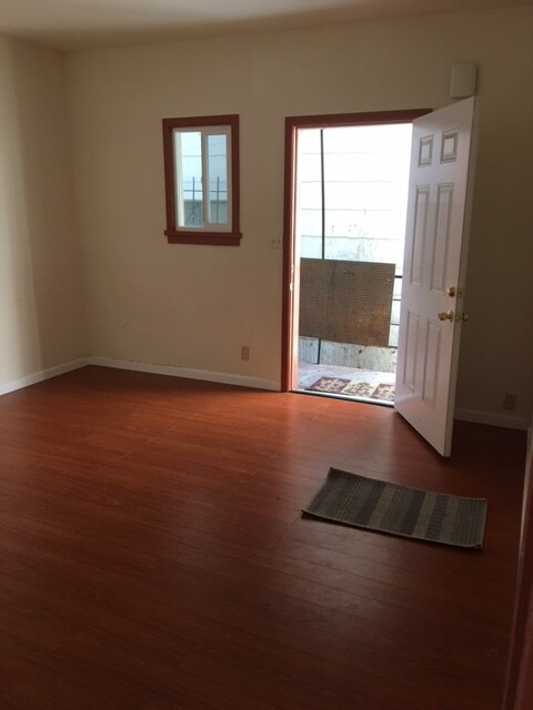 Living Room/Main Entrance - 2124 13th Ave