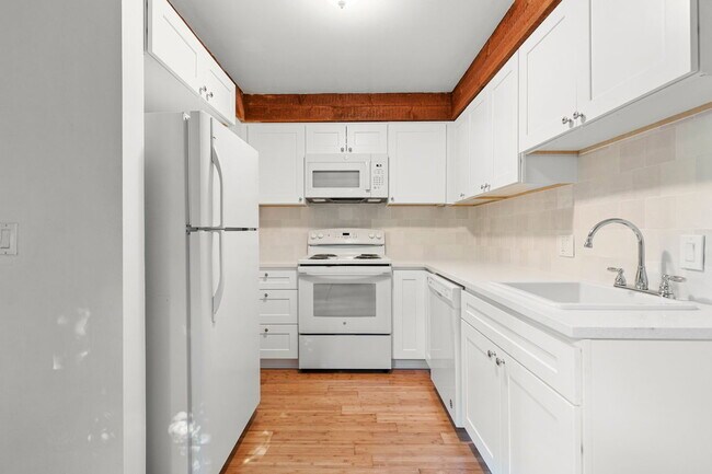 Foto del edificio - 6780 SW Canyon Terrace