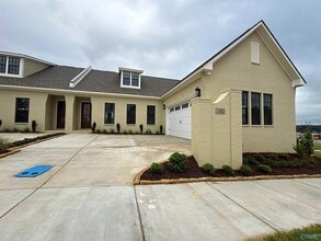 Building Photo - 106 Upperline St
