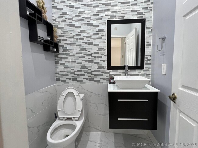 Foto del edificio - 16447 SW 1st Ct