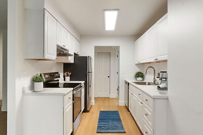 Building Photo - Firwood Station