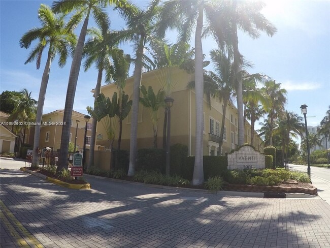 Foto del edificio - 2911 NE 185th St