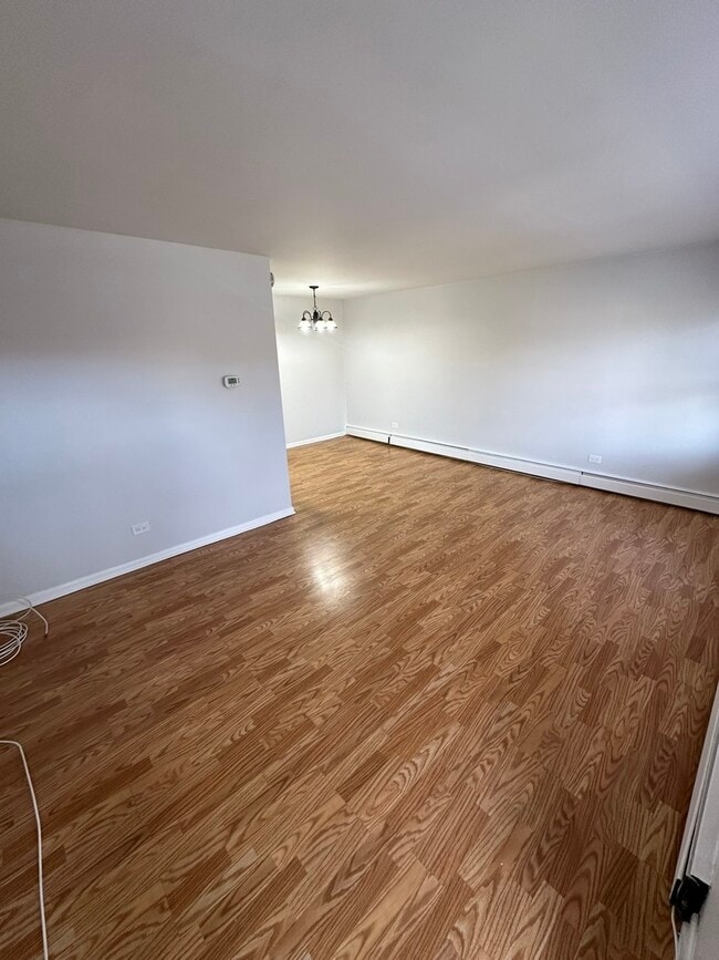 Foto del edificio - 3157 N Leclaire Ave