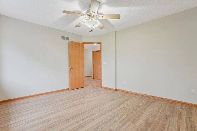 Building Photo - 1269 Palisade Path