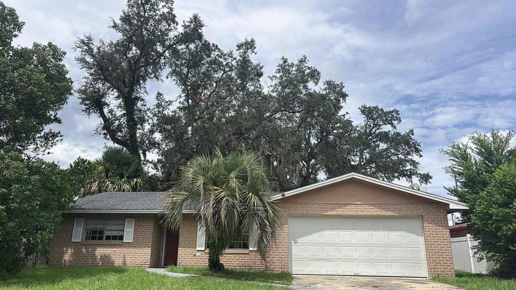 Foto principal - 7611 Puritan Rd