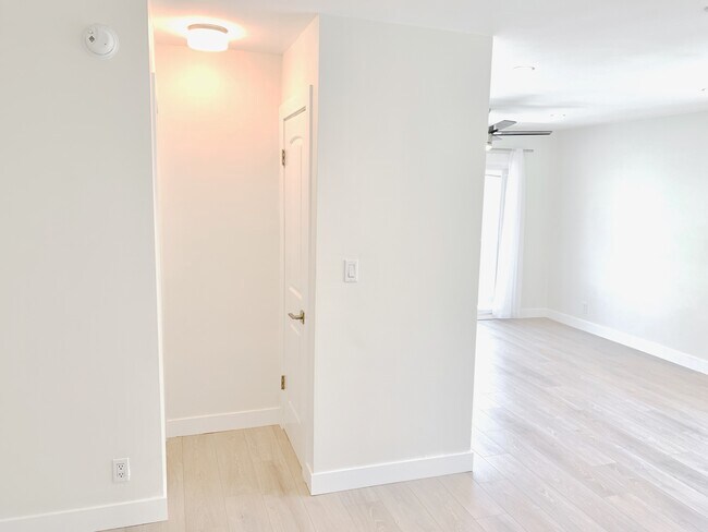 Building Photo - 8616 Whitworth Dr