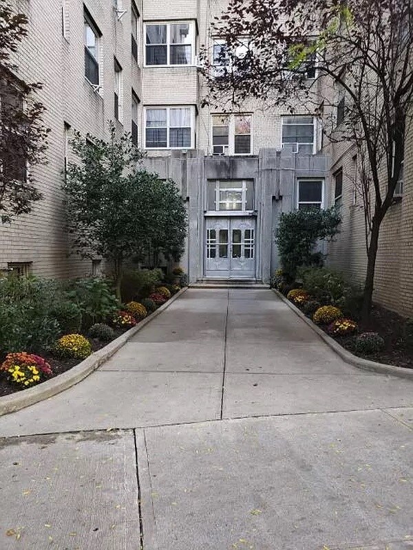 Foto principal - 95 Seaman Ave