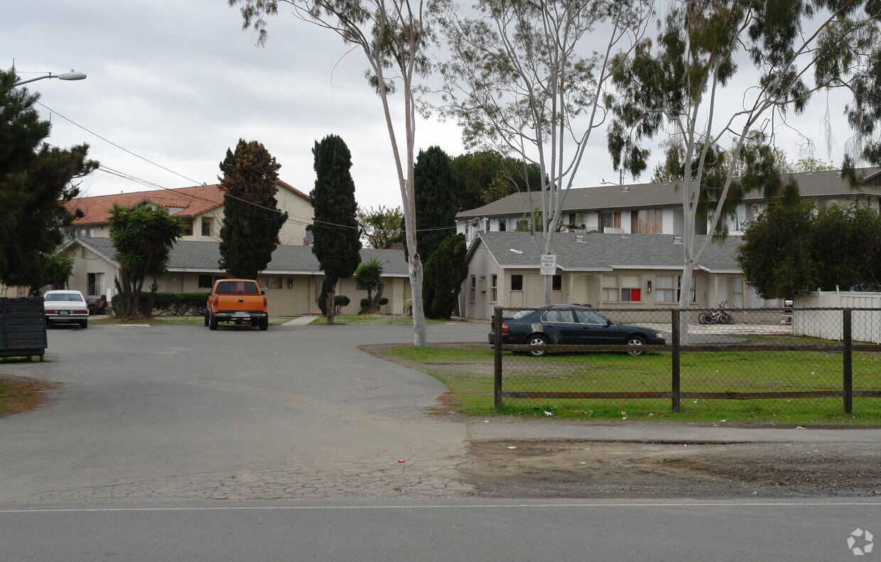 Primary Photo - 118 W Los Angeles Dr