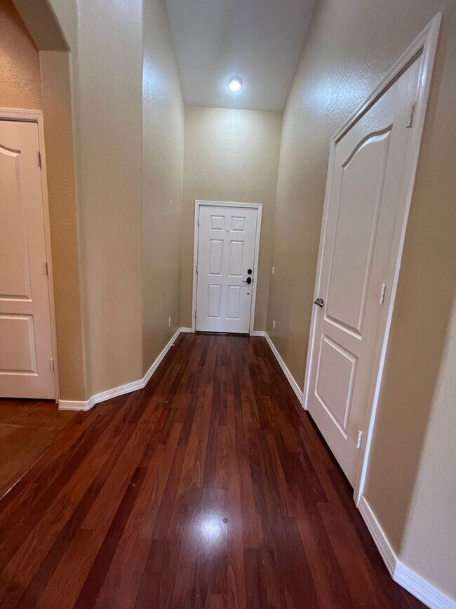 Foto del edificio - Desirable Pronghorn Ranch Home with 3 bedroom, 2 bathrooms!