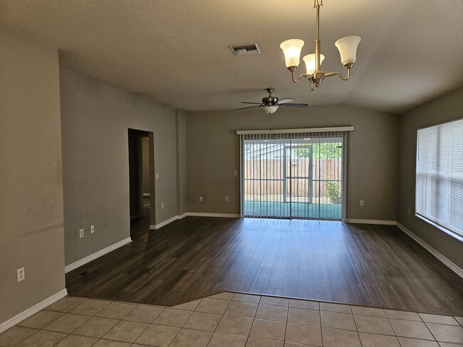 Building Photo - 2833 Stoneland Ln