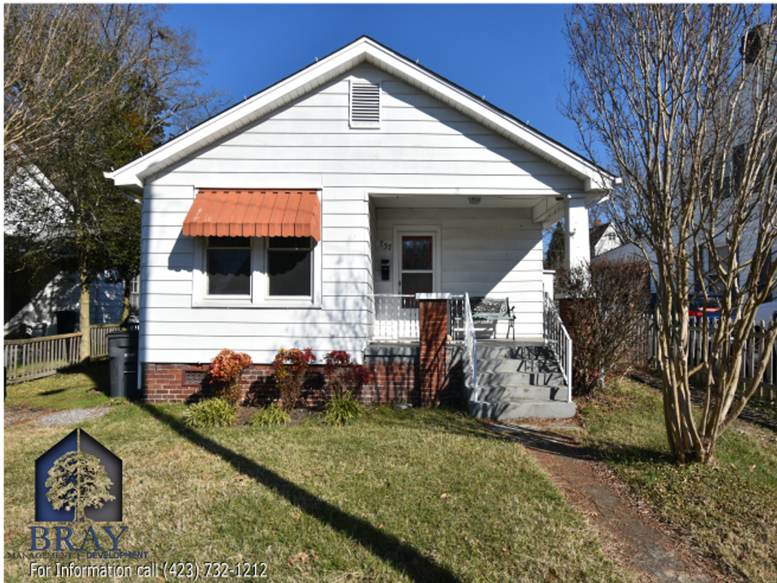 Primary Photo - 737 Forest St