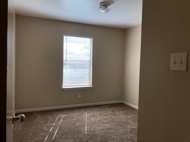 Building Photo - 13019 O'Connor Cove