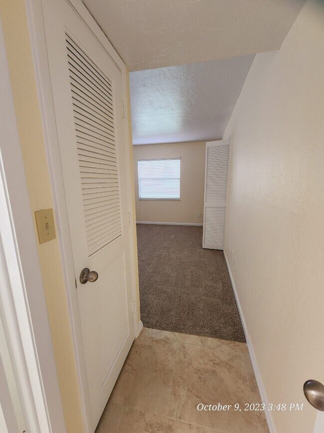 Foto del edificio - 6108 Whiskey Creek Dr