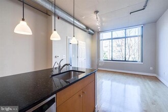 Building Photo - 520 John Carlyle St