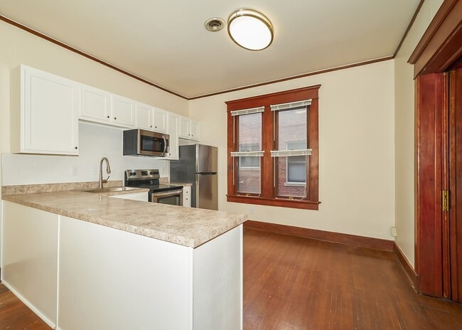 Building Photo - Old World Charm in Near Northside