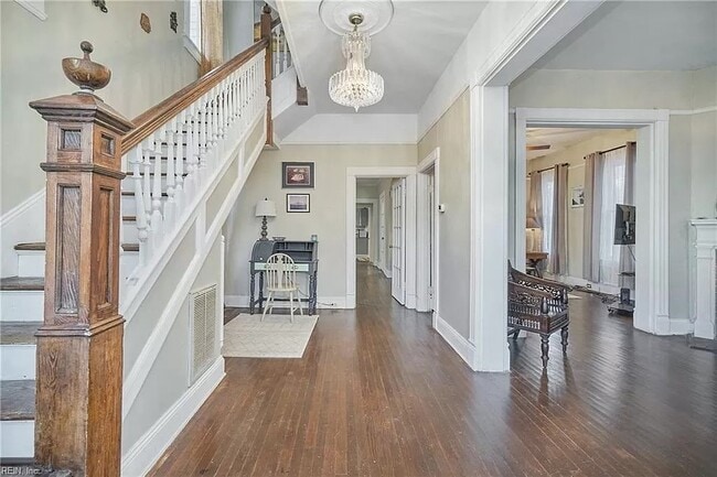 Building Photo - 1029 Naval Ave