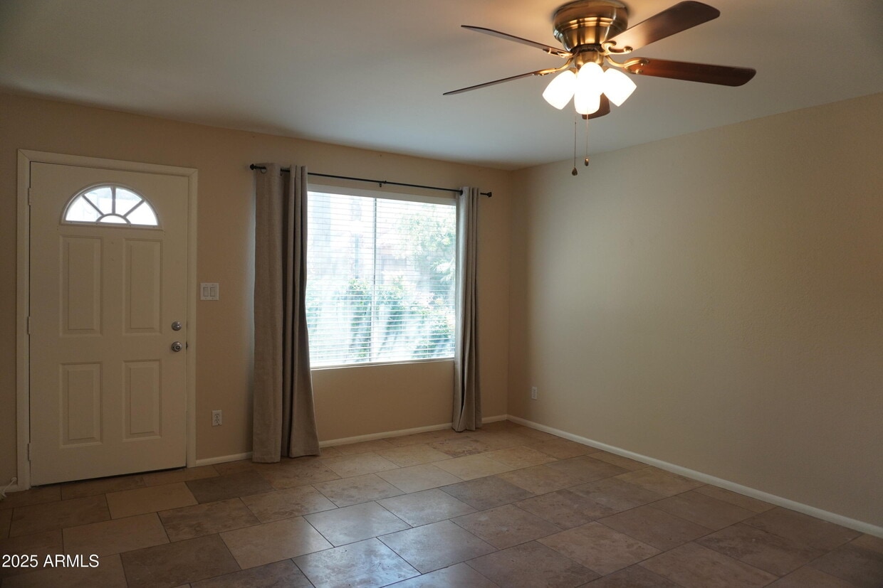 Primary Photo - 1132 N 84th Pl
