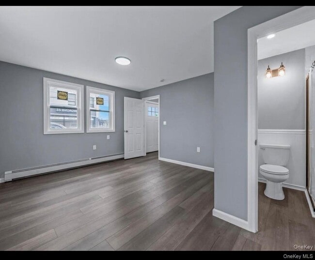 Building Photo - 6 E Barclay St