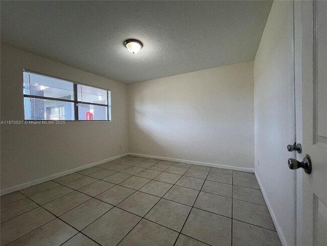 Building Photo - 1610 N 25th St
