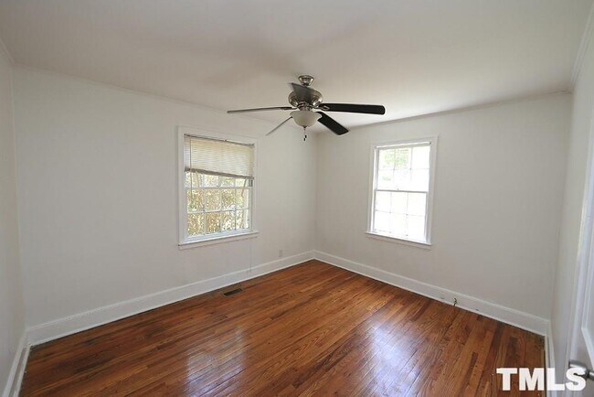 Building Photo - 1409 Sedgefield St
