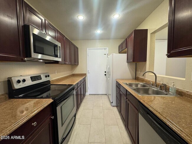 Foto del edificio - 4766 W Caron St