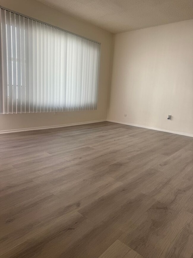 Interior Photo - Cordary Manor