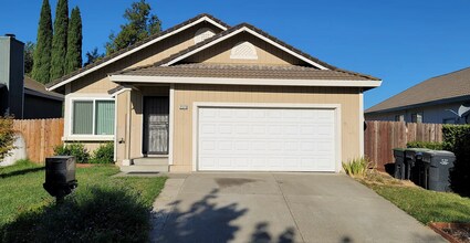 Building Photo - 2373 Dawn Way