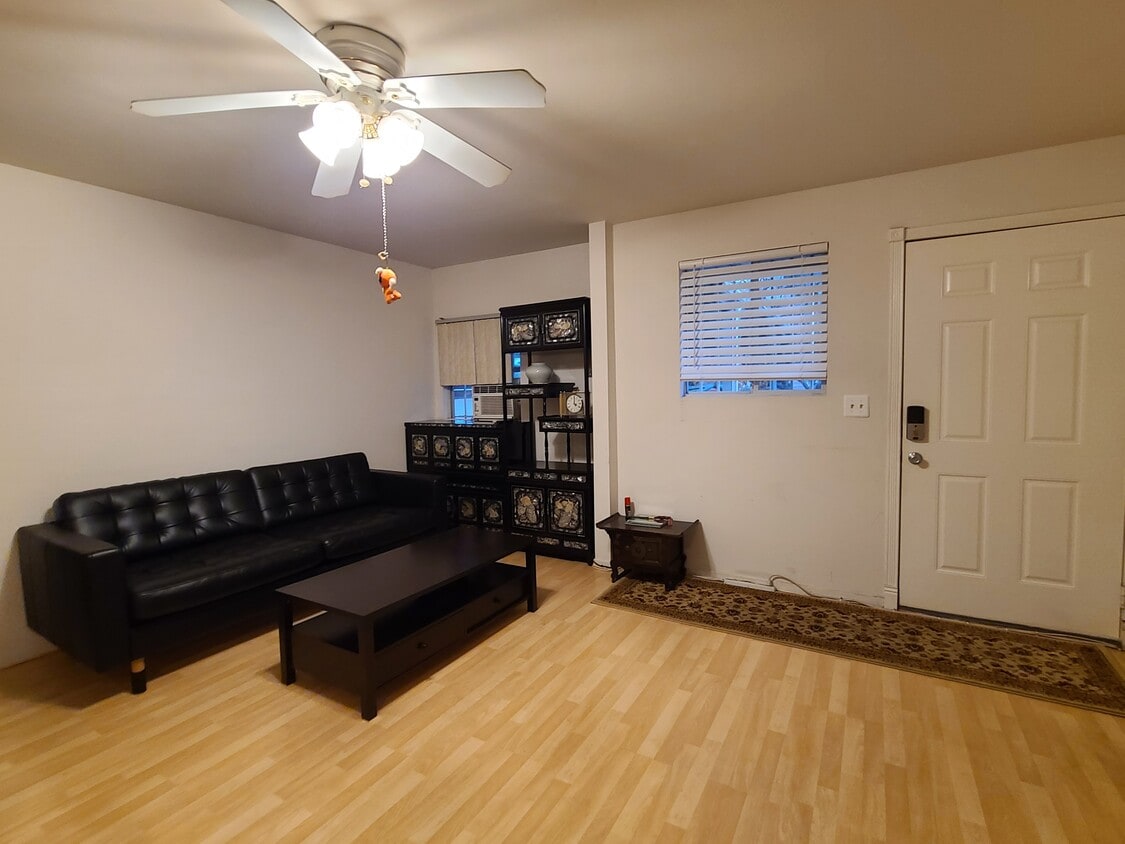 Primary Photo - 138 S Serrano Ave