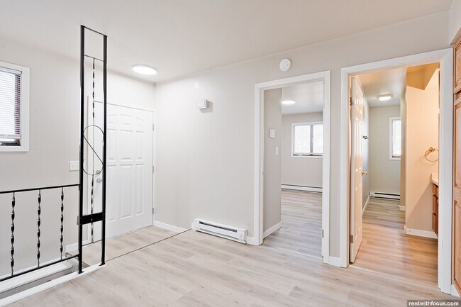 Building Photo - 631 State St