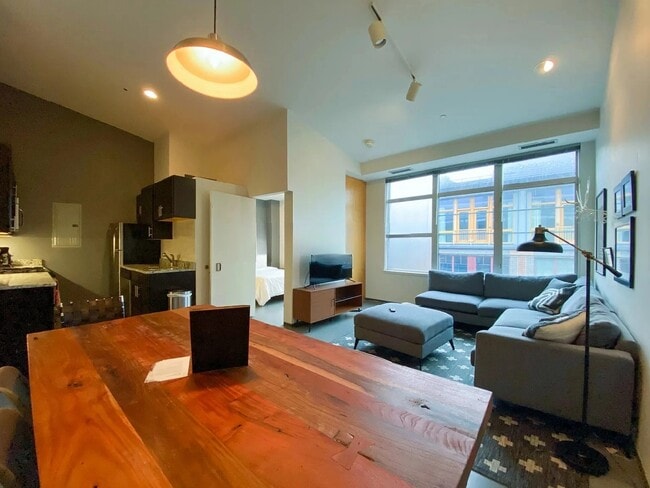 Building Photo - 160 E Berkeley St