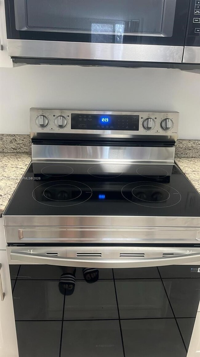 Foto del edificio - 6955 NW 186th St
