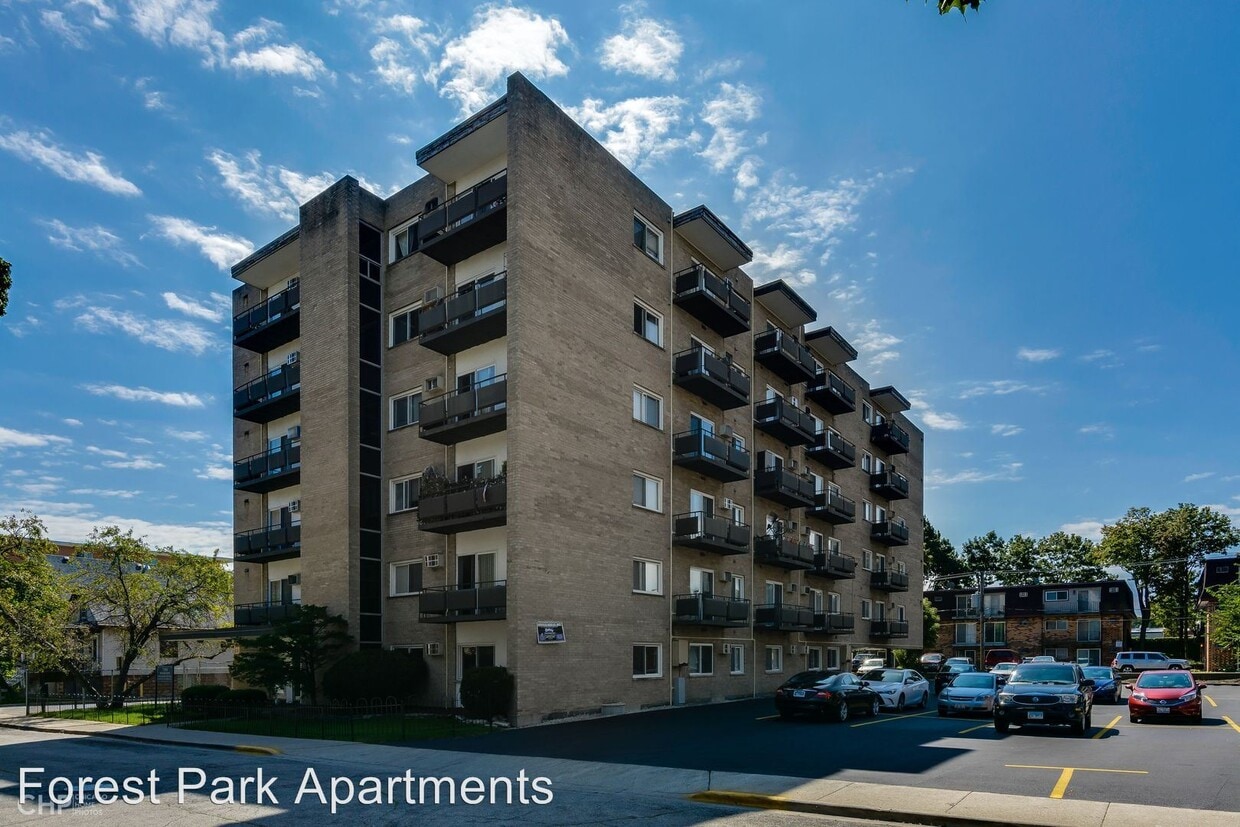 Primary Photo - 303 Des Plaines Ave