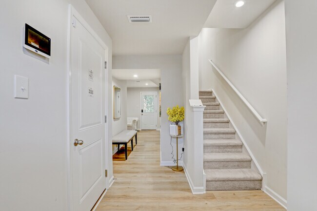 Foto del edificio - 1001 Cyprus Ct