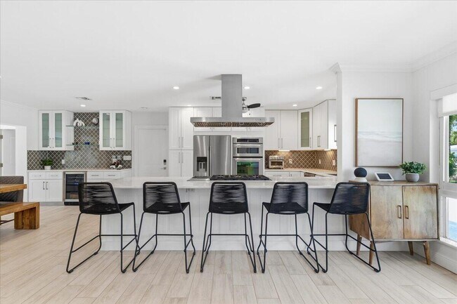 Foto del edificio - 2210 NE 34th Ct