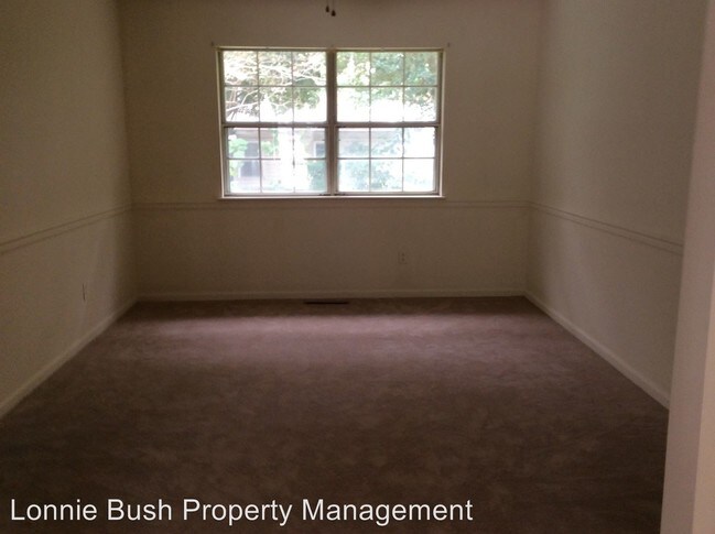 Building Photo - 4 br, 2.5 bath House - 920 Amherst Lane