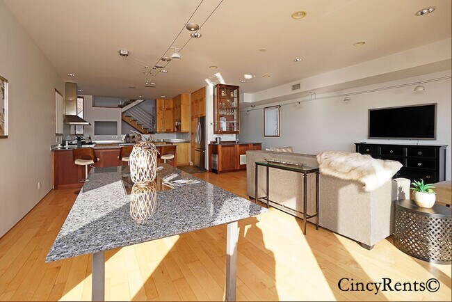 Foto del edificio - 1241 Martin Dr