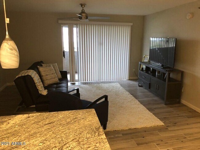 Foto del edificio - 4554 E Paradise Village Pkwy N