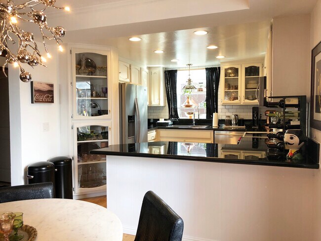 Building Photo - 1804 McKee St