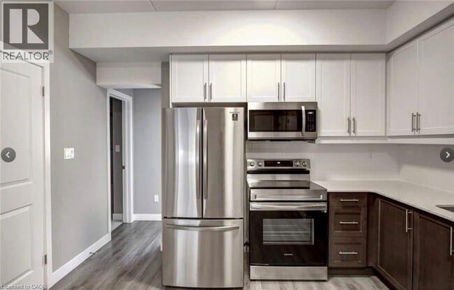 Building Photo - 439 Athlone Ave