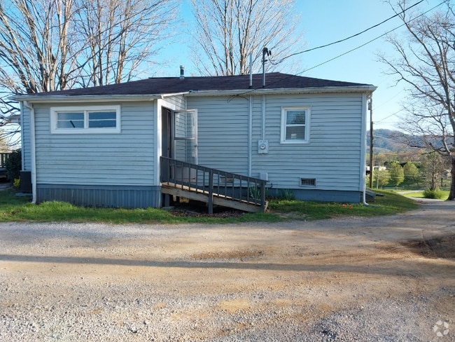 Building Photo - 120 Alvin Bullen Rd