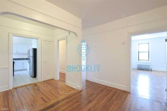 Foto del edificio - 5 br, 1 bath Apartment - 221 Linden Blvd F4