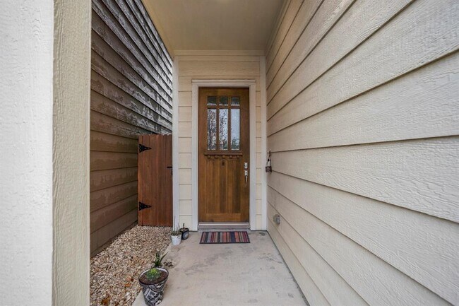 Foto del edificio - 5423 Holguin Hollow St