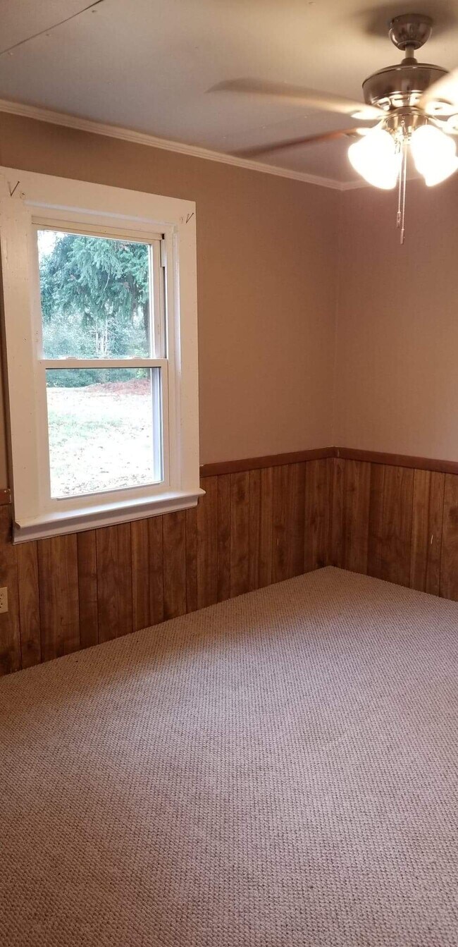 Building Photo - 129 Short View Way