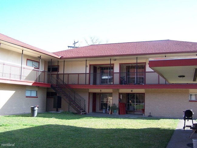 Building Photo - 2200 S Gordon St