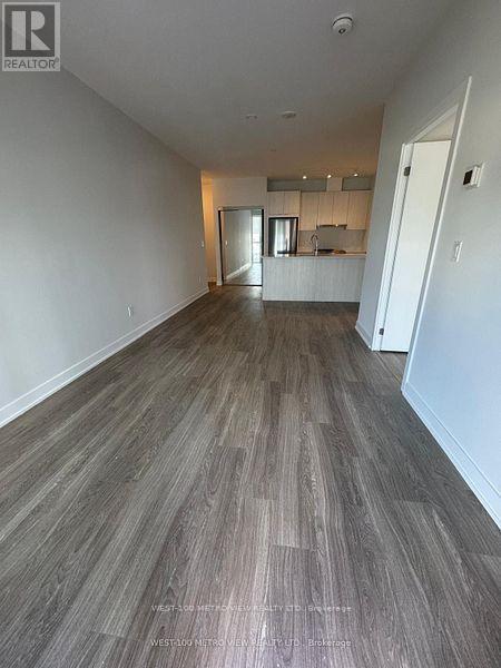 Photo du bâtiment - 430 Square One Dr