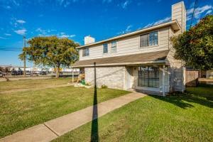 Foto del edificio - 3129 Medina St